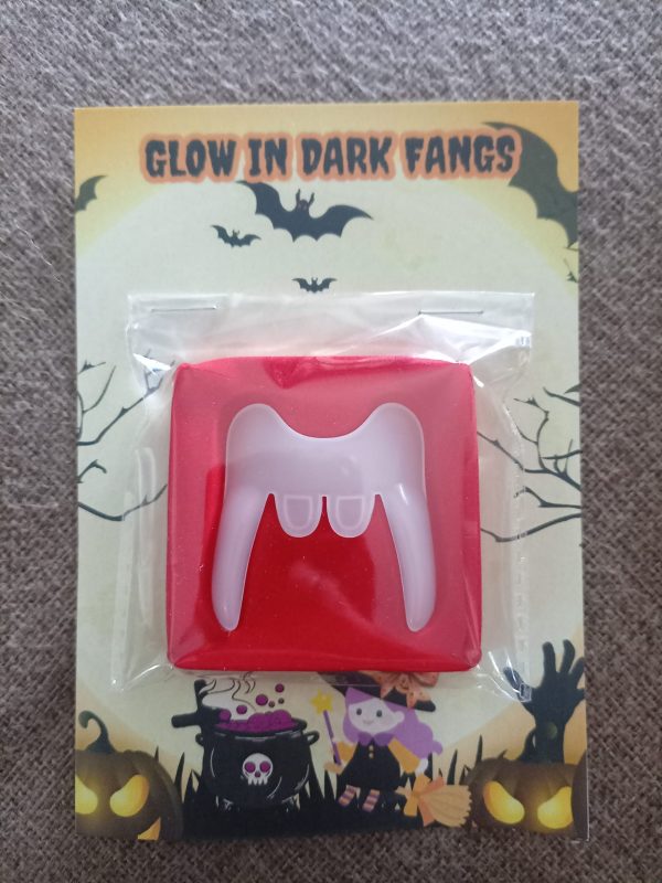 Glow in dark vampire fangs
